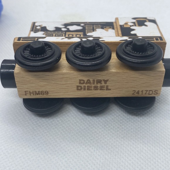 Thomas & Friends Wooden Railway Dairy Diesel And Dairy Car Train - Picture 5 of 8